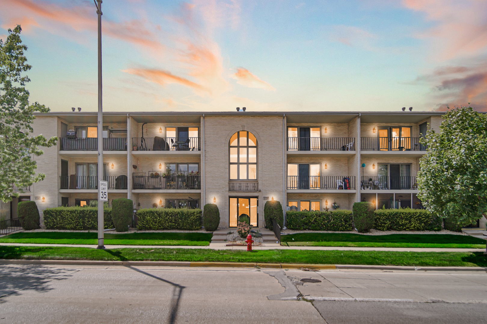 10538 S Central Avenue #3S, Chicago Ridge, IL 60415