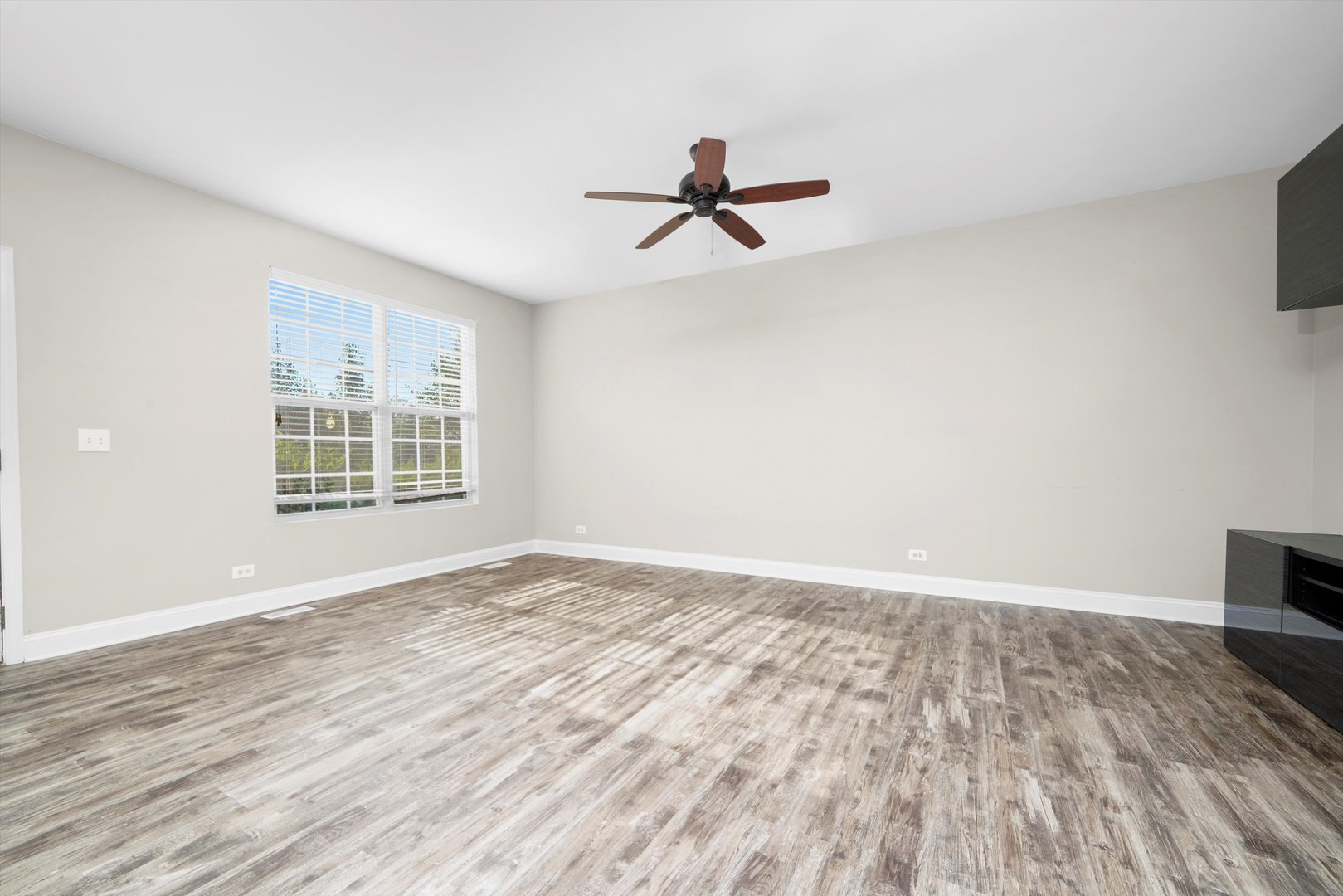 533 CANNONBALL Drive, Grayslake, IL 60030