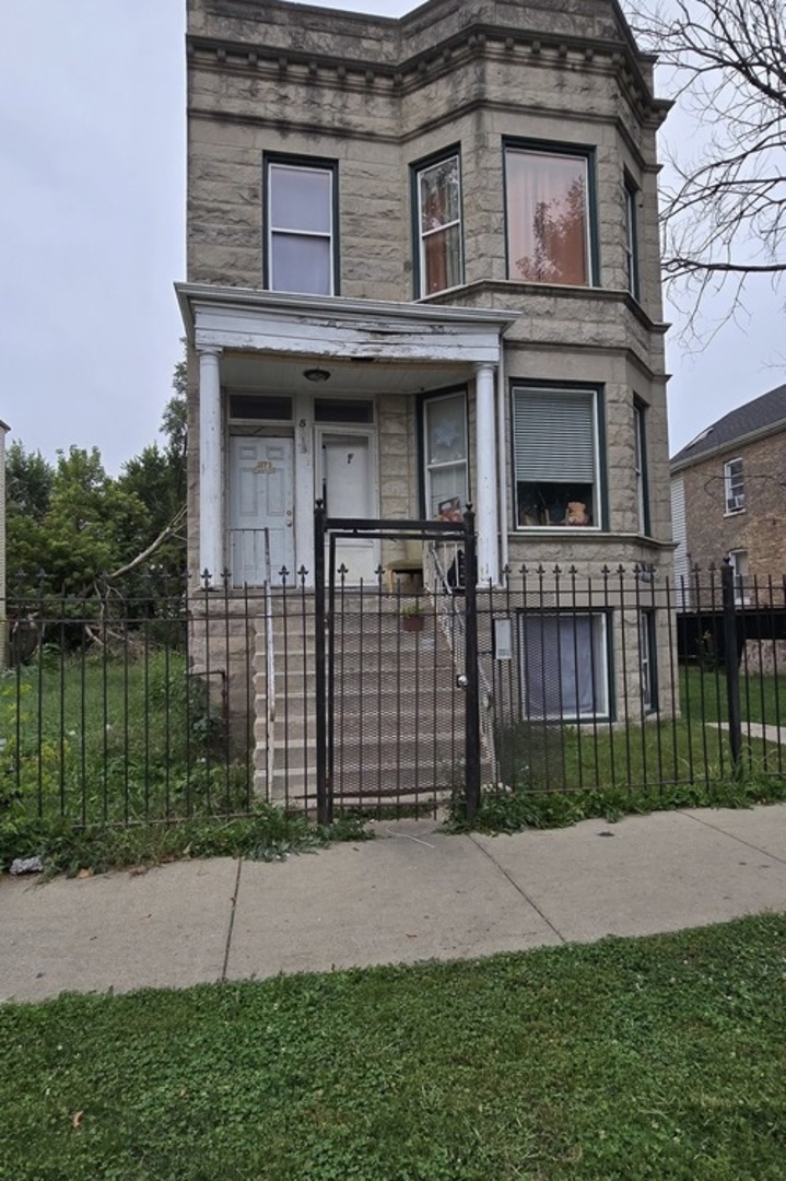 5118 S MARSHFIELD Avenue, Chicago, IL 60609
