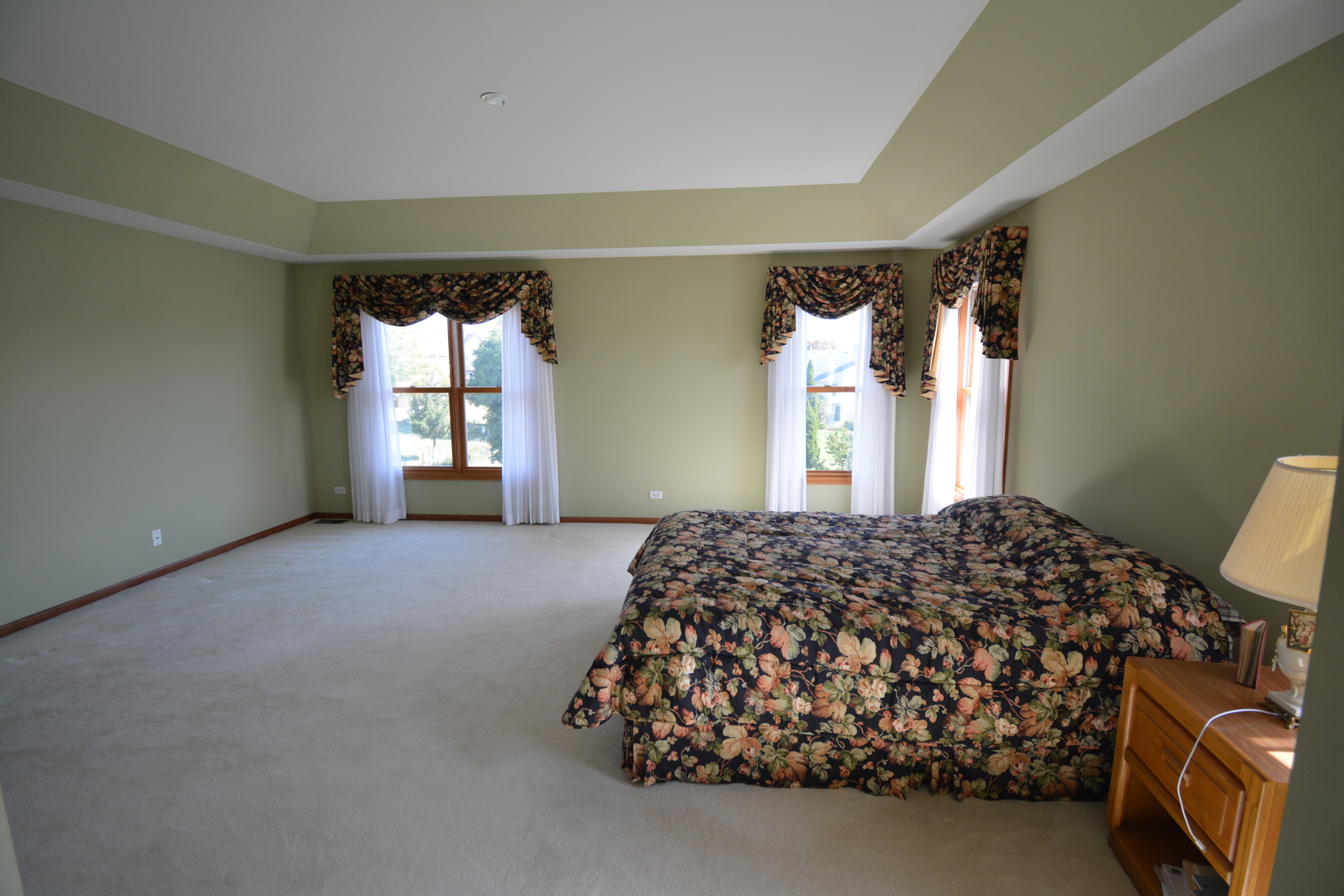 1475 Falcon Lane, Hoffman Estates, IL 60192