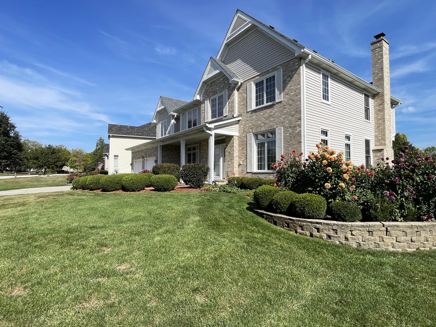 1475 Falcon Lane, Hoffman Estates, IL 60192