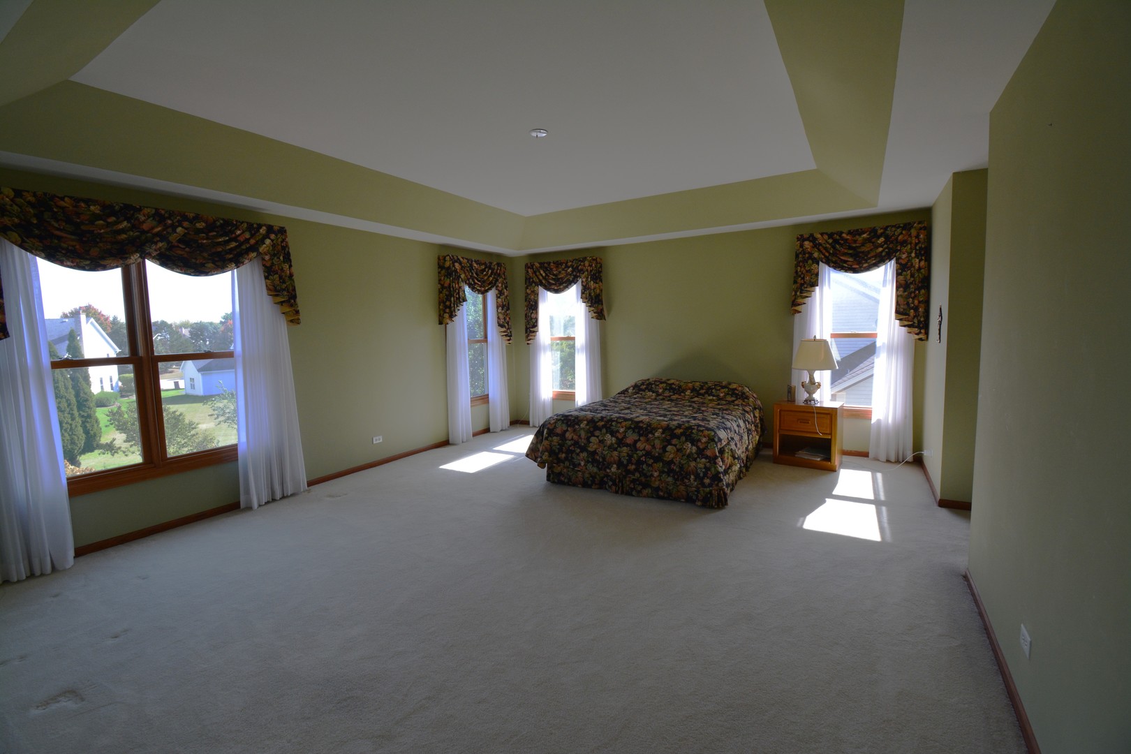 1475 Falcon Lane, Hoffman Estates, IL 60192