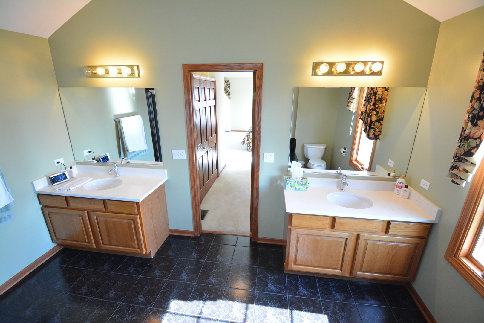 1475 Falcon Lane, Hoffman Estates, IL 60192