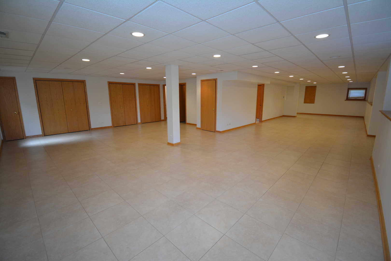 1475 Falcon Lane, Hoffman Estates, IL 60192