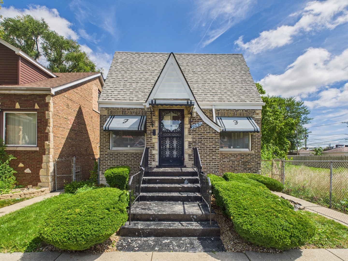 10231 S Prairie Avenue, Chicago, IL 60628