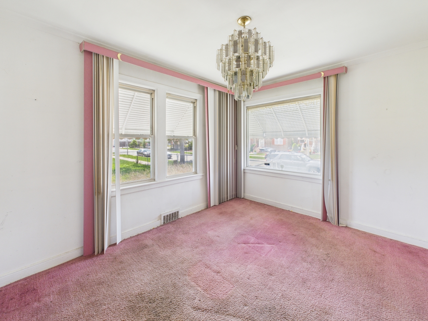 10231 S Prairie Avenue, Chicago, IL 60628