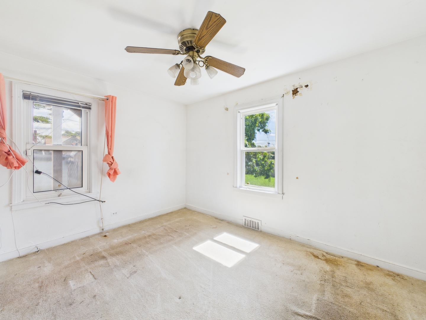 10231 S Prairie Avenue, Chicago, IL 60628