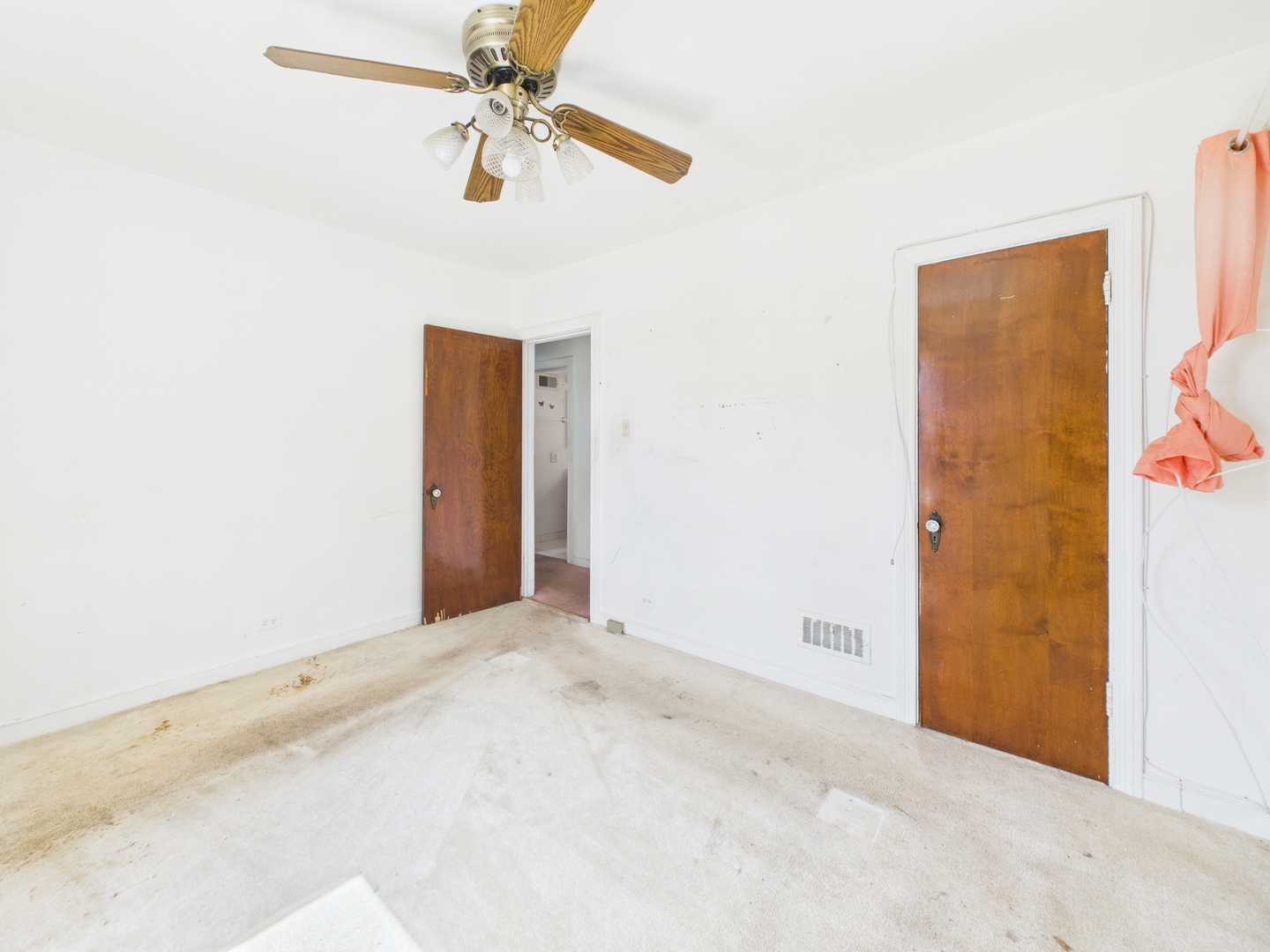 10231 S Prairie Avenue, Chicago, IL 60628