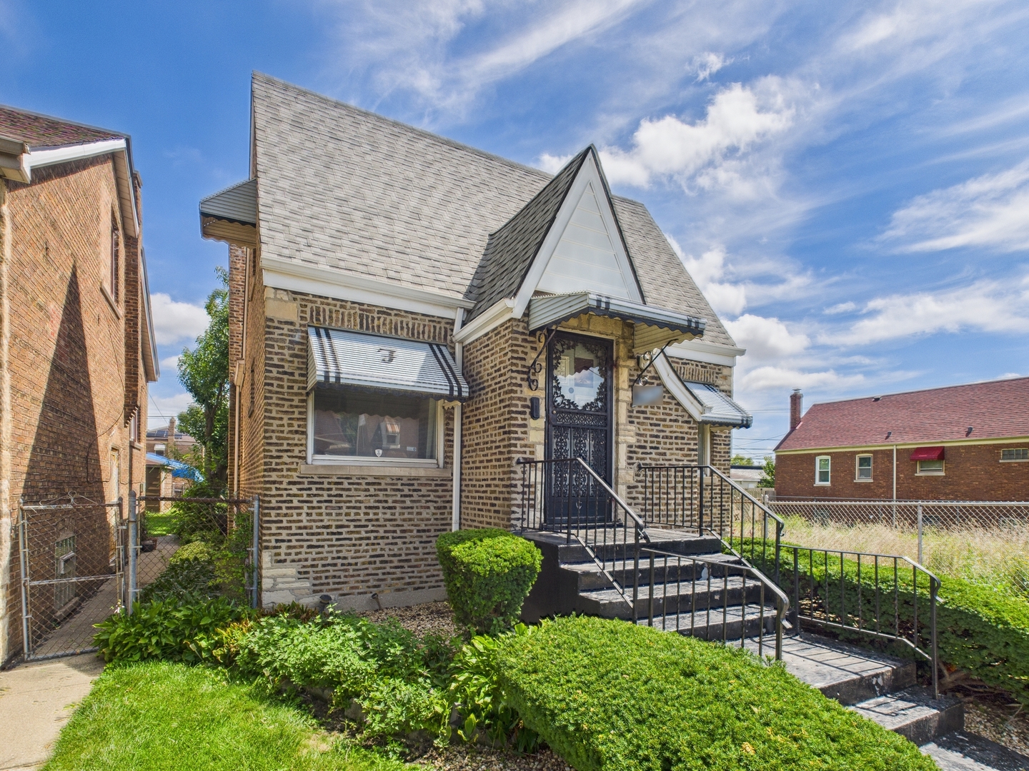 10231 S Prairie Avenue, Chicago, IL 60628