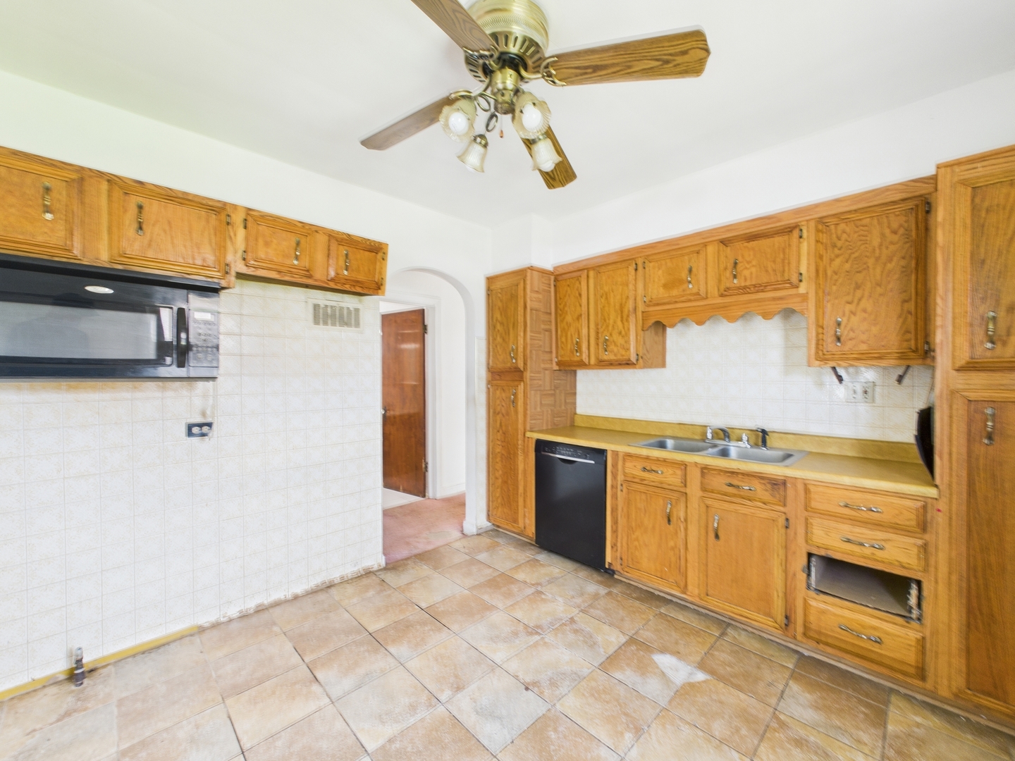 10231 S Prairie Avenue, Chicago, IL 60628