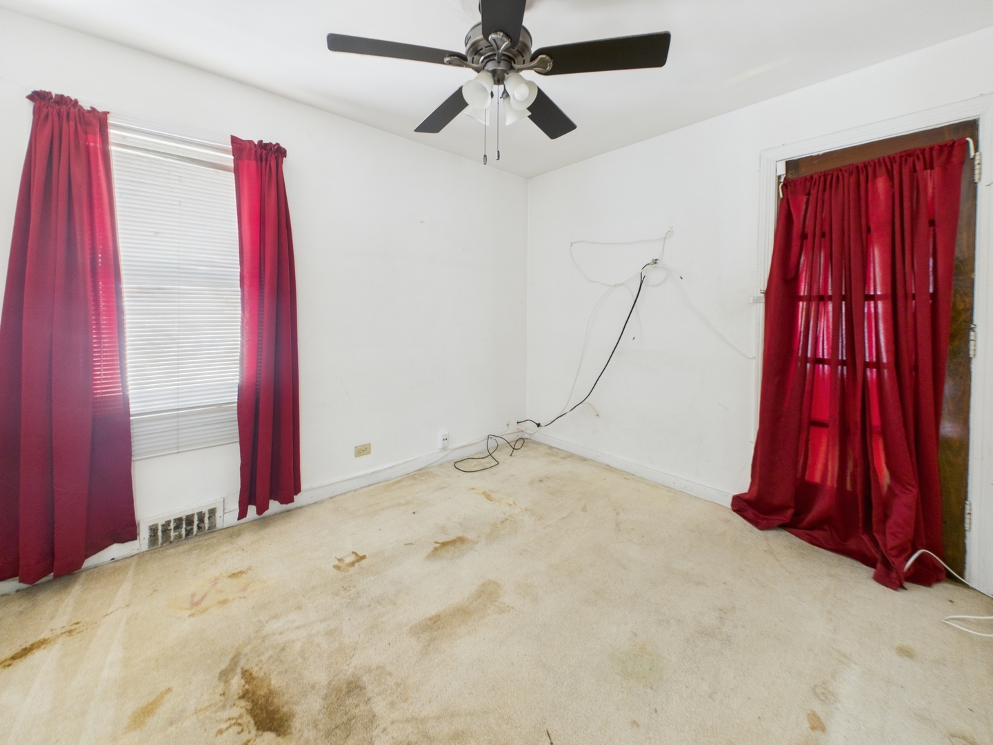 10231 S Prairie Avenue, Chicago, IL 60628