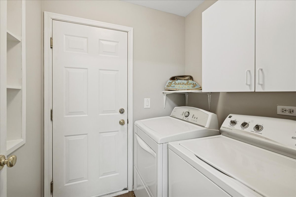 1403 Meadowsedge Lane #1403, Carpentersville, IL 60110
