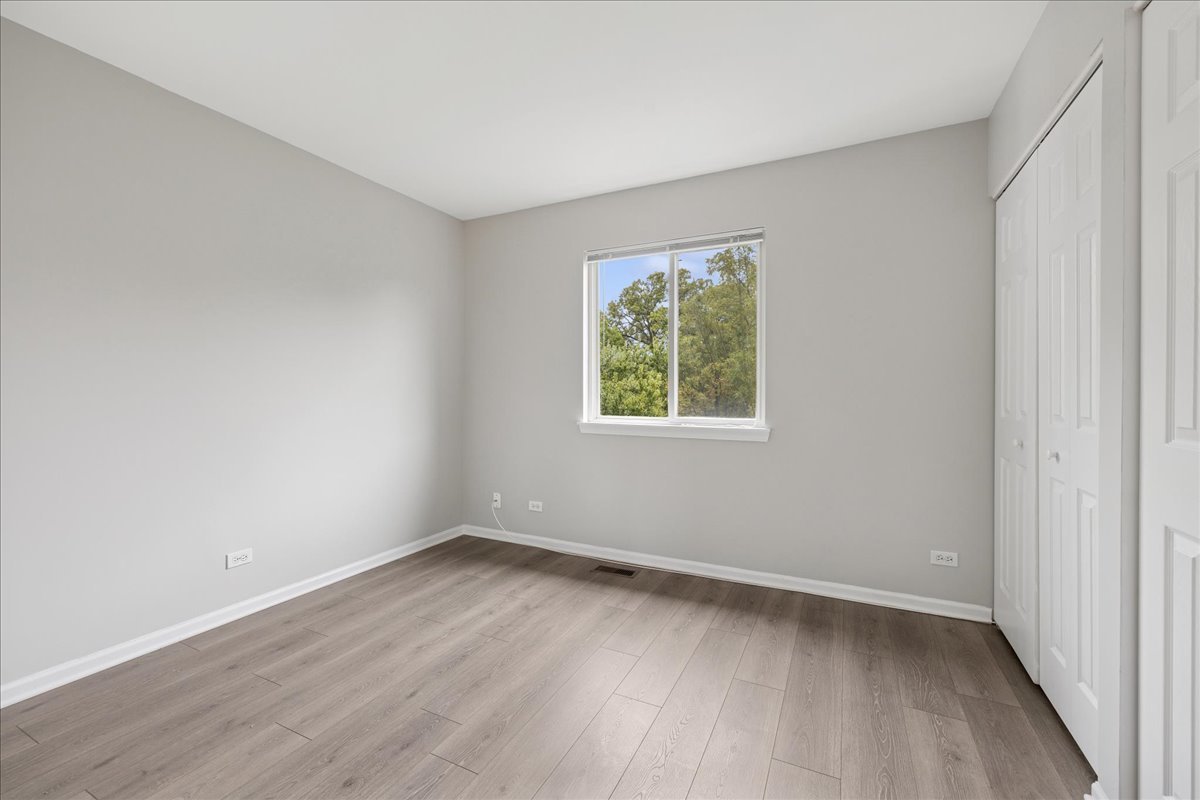 1403 Meadowsedge Lane #1403, Carpentersville, IL 60110