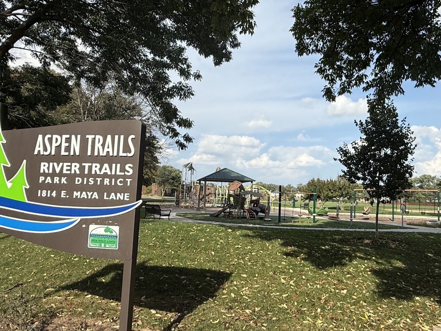 1811 E Maya Lane, Mount Prospect, IL 60056