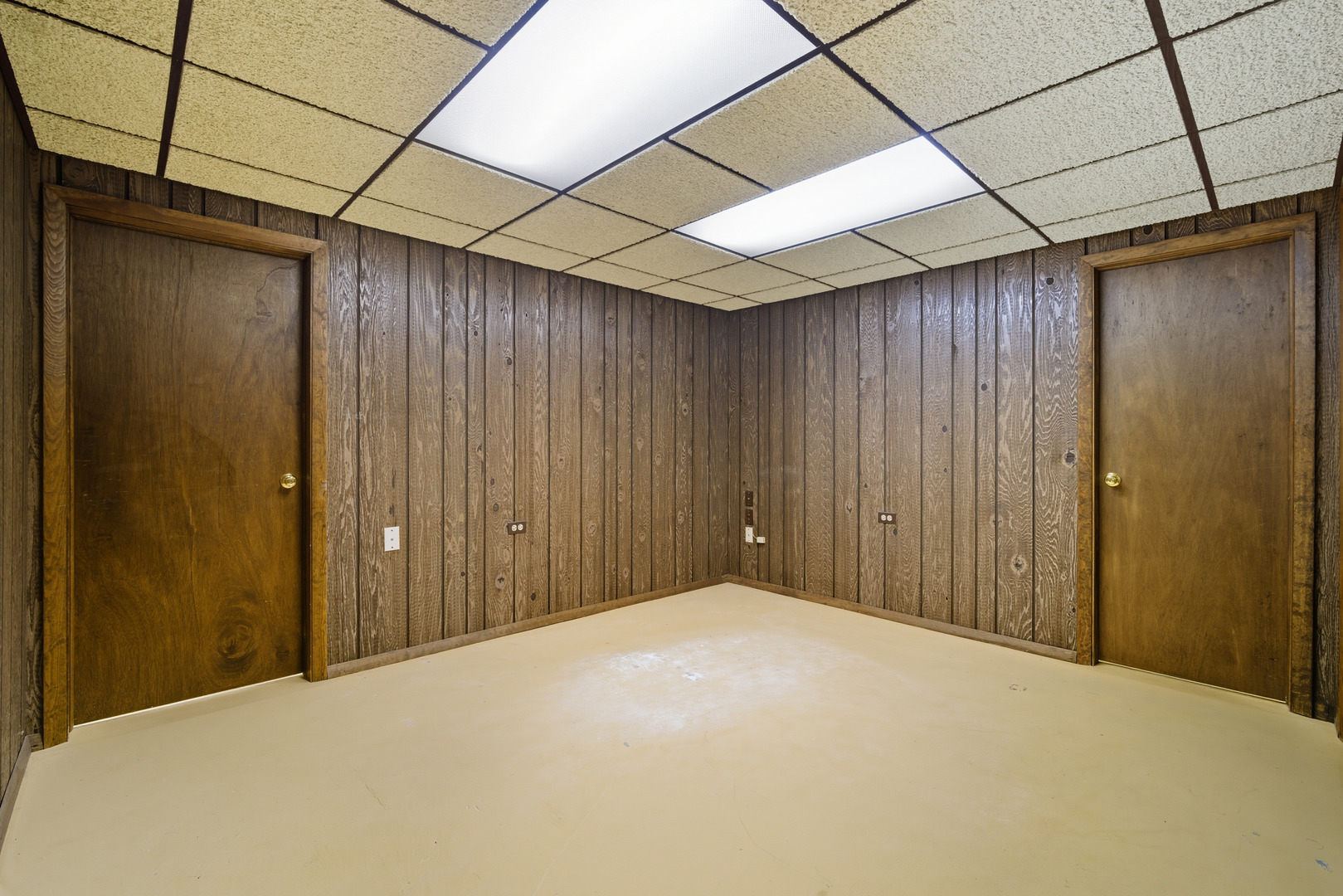 1811 E Maya Lane, Mount Prospect, IL 60056