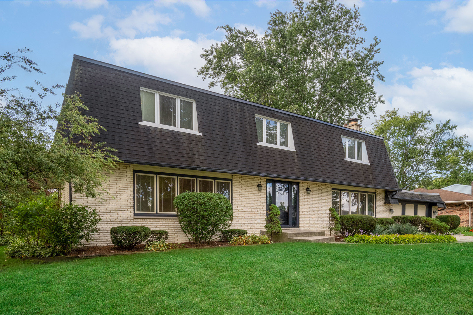 1811 E Maya Lane, Mount Prospect, IL 60056