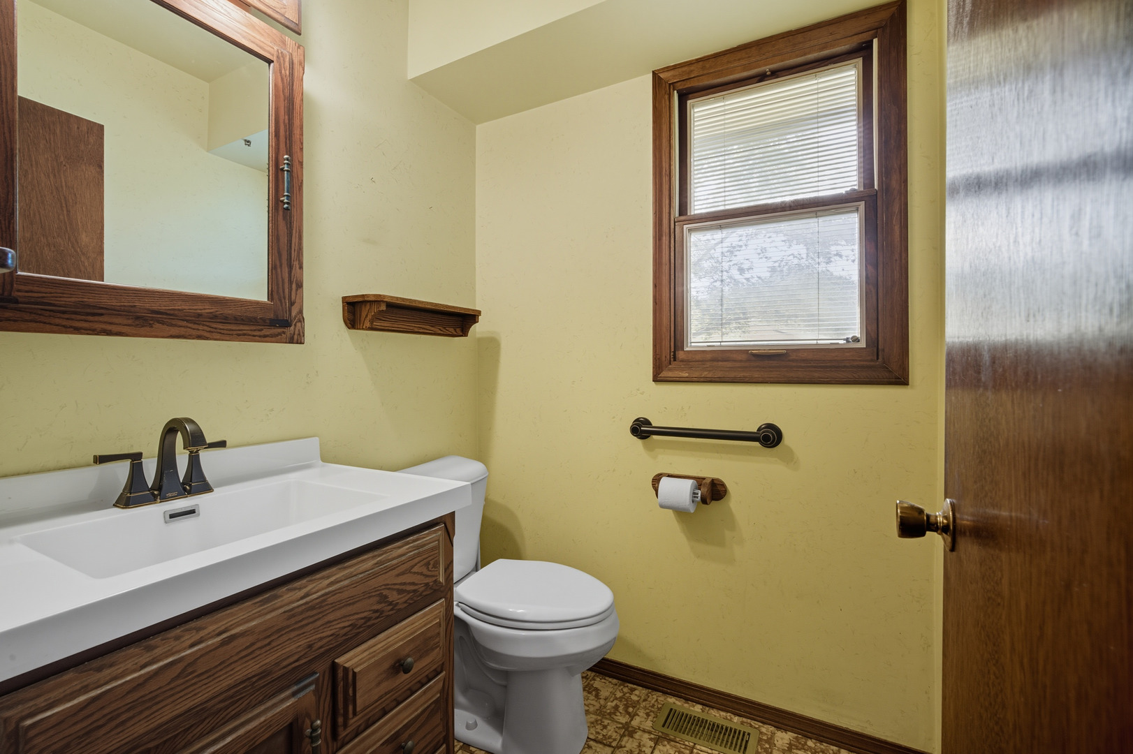 1811 E Maya Lane, Mount Prospect, IL 60056