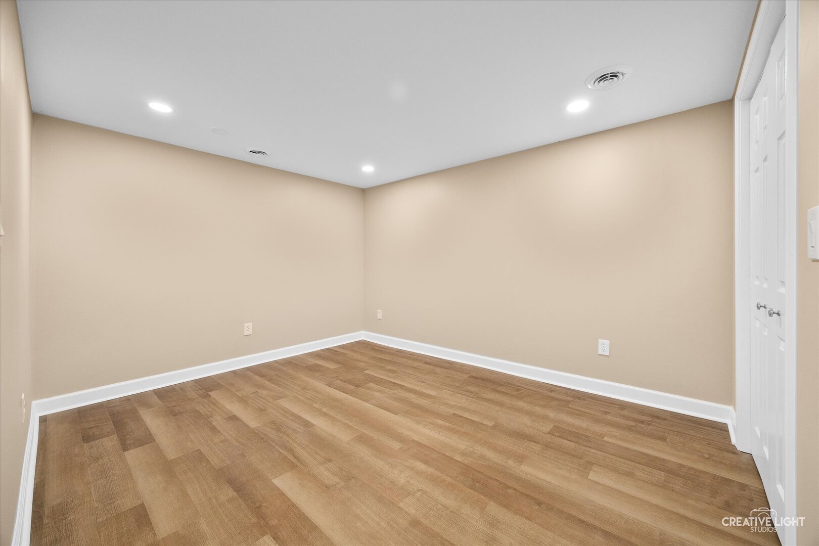 10 Crofton Road, Oswego, IL 60543