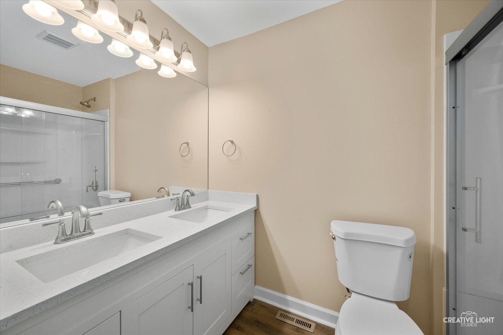 10 Crofton Road, Oswego, IL 60543