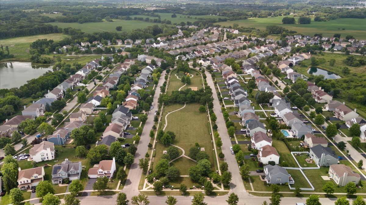 966 Forestview Way, Antioch, IL 60002