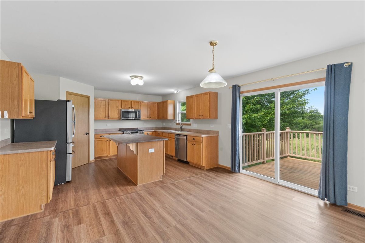 966 Forestview Way, Antioch, IL 60002