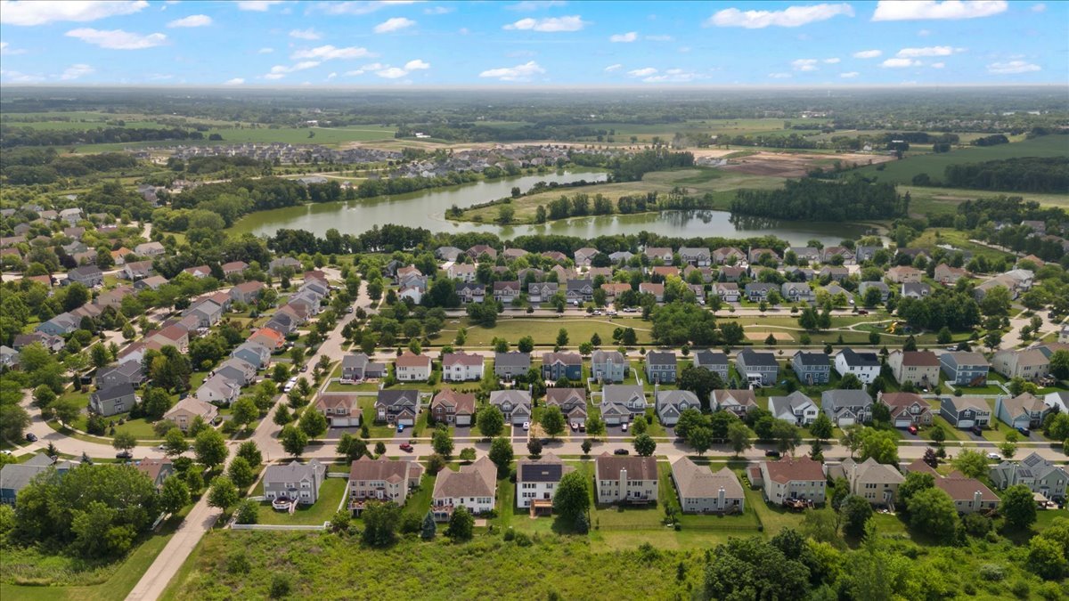 966 Forestview Way, Antioch, IL 60002