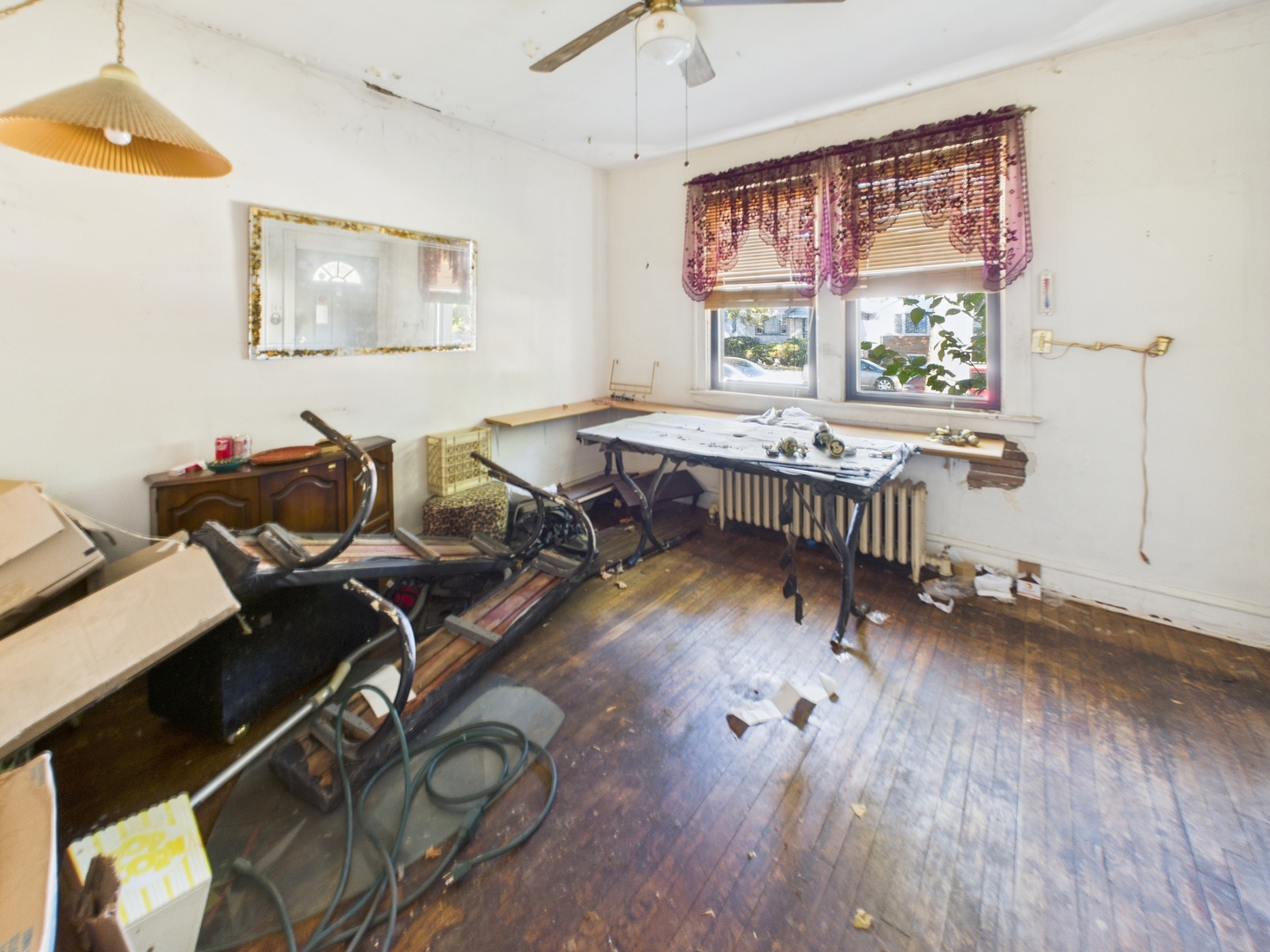 2714 N New England Avenue, Chicago, IL 60707