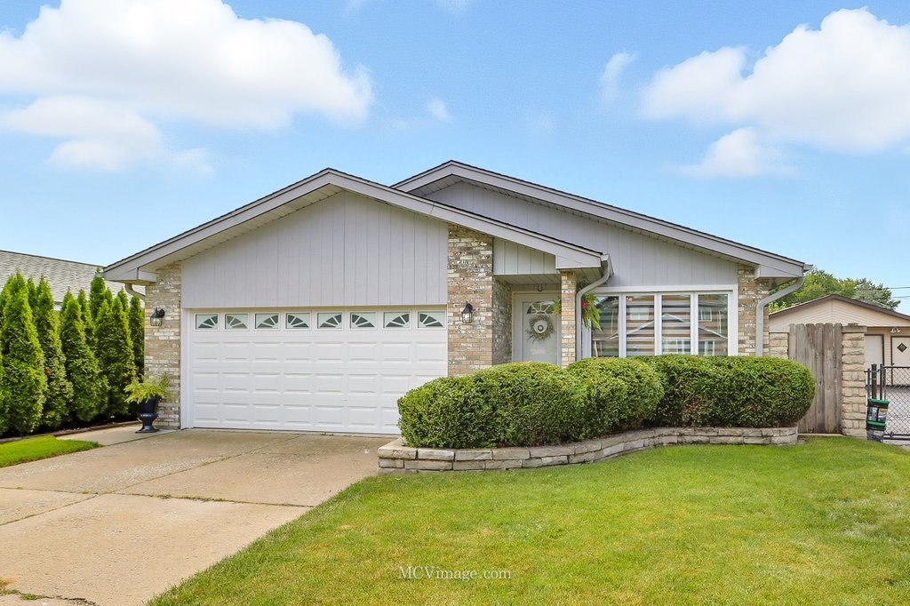 5905 W 89th Street, Oak Lawn, IL 60453