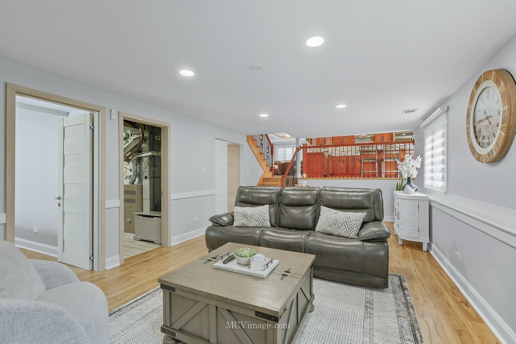 5905 W 89th Street, Oak Lawn, IL 60453