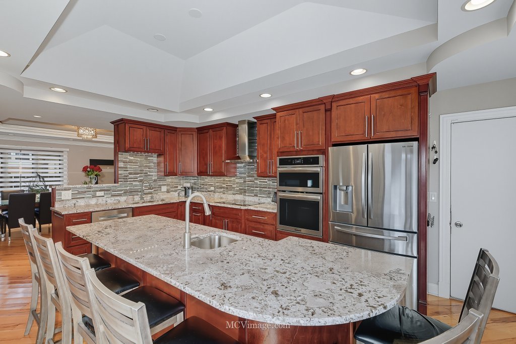 5905 W 89th Street, Oak Lawn, IL 60453