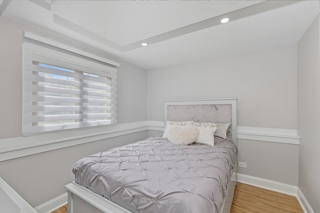 5905 W 89th Street, Oak Lawn, IL 60453