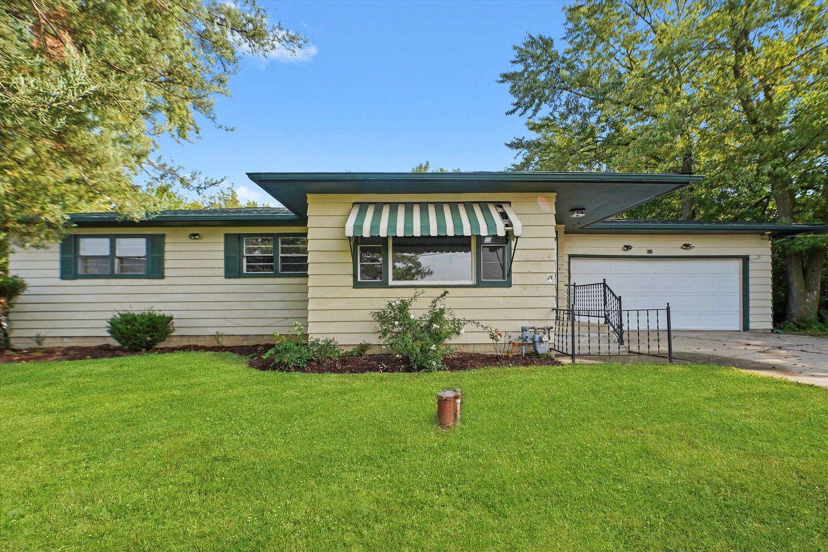 812 Northern Drive, Lockport, IL 60441