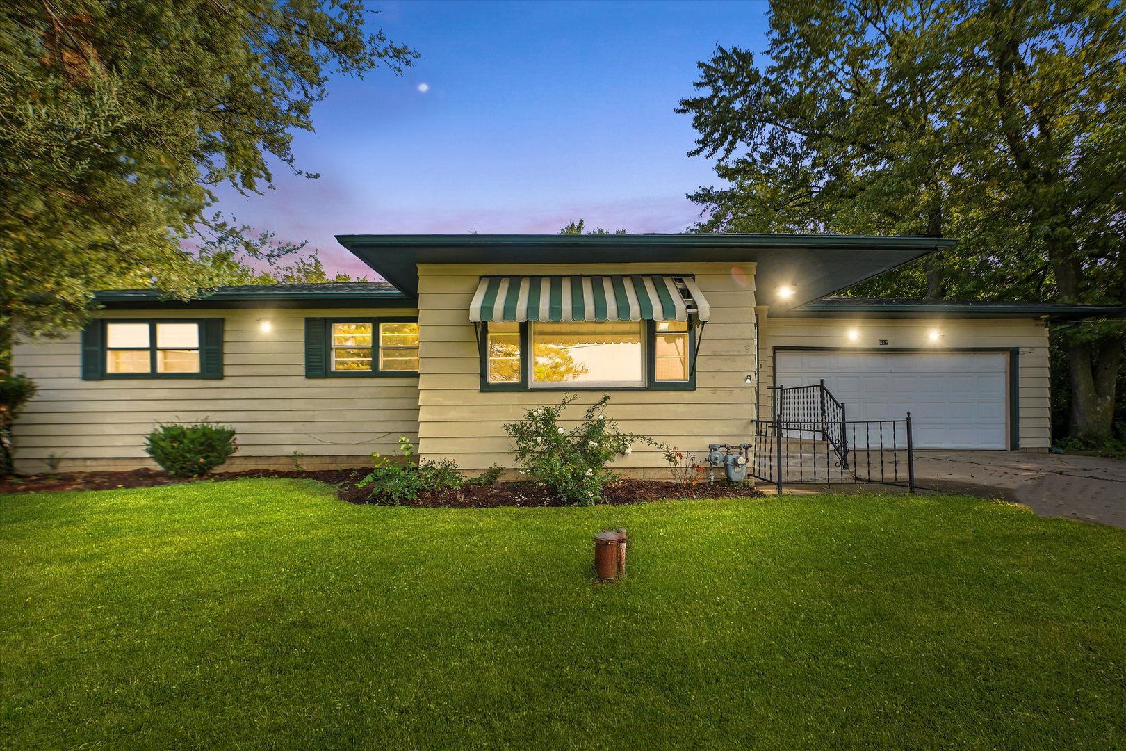 812 Northern Drive, Lockport, IL 60441