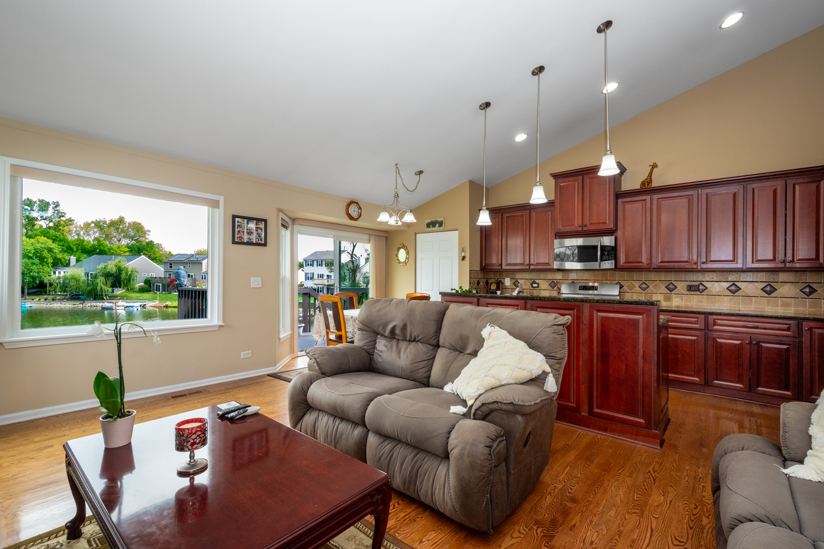 1145 Edgewater Lane, Antioch, IL 60002