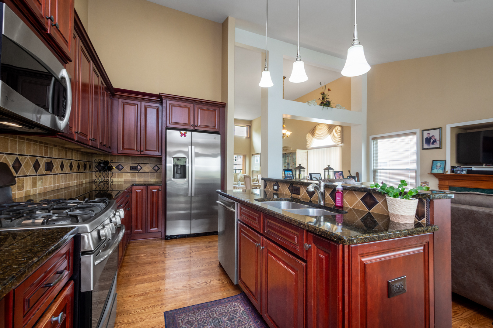 1145 Edgewater Lane, Antioch, IL 60002