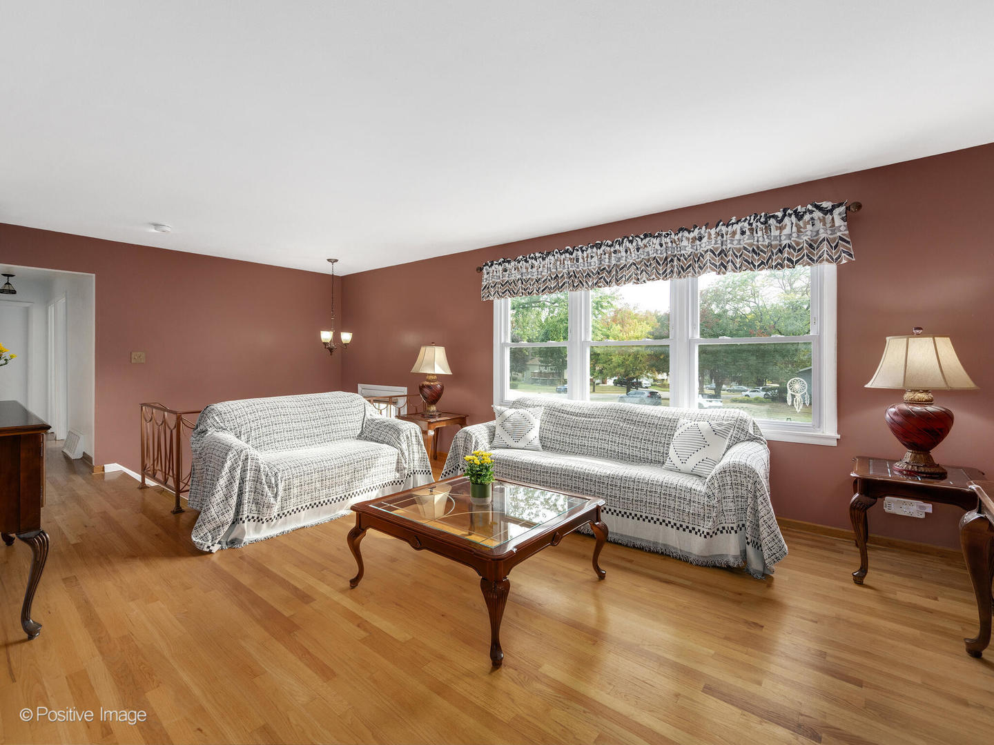 8136 Lindenwood Lane, Woodridge, IL 60517