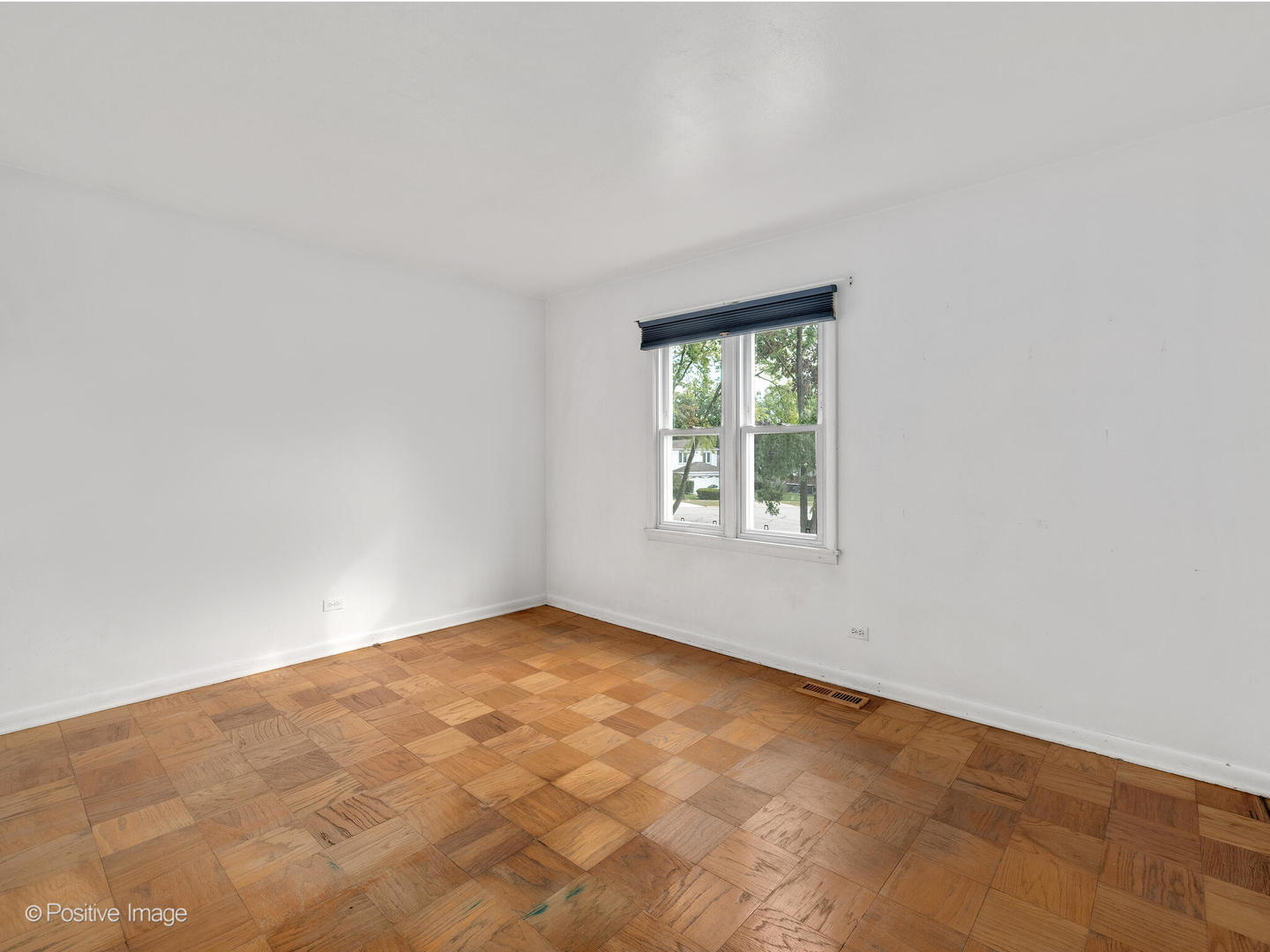 8136 Lindenwood Lane, Woodridge, IL 60517