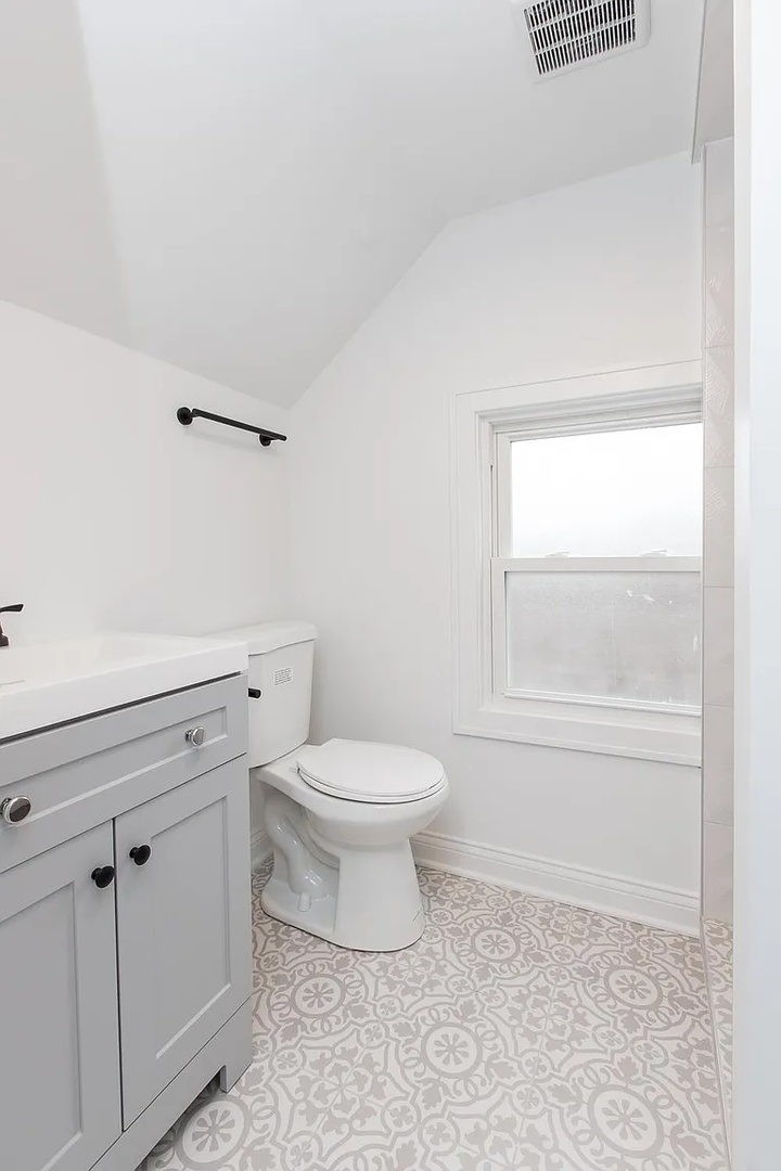 2015 N Bingham Street, Chicago, IL 60647