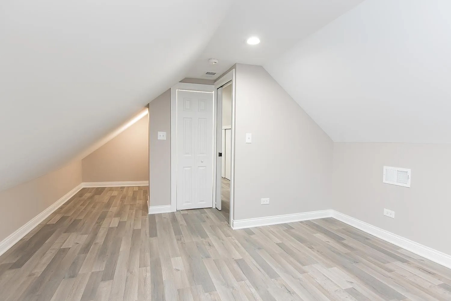 2015 N Bingham Street, Chicago, IL 60647