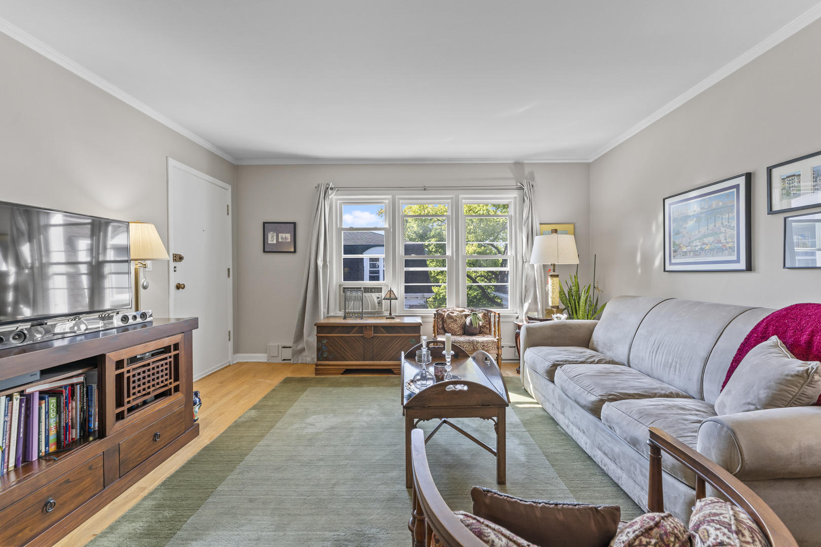 2135 Central Street #3W, Evanston, IL 60201