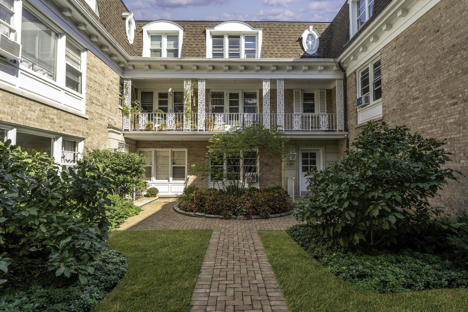 2135 Central Street #3W, Evanston, IL 60201