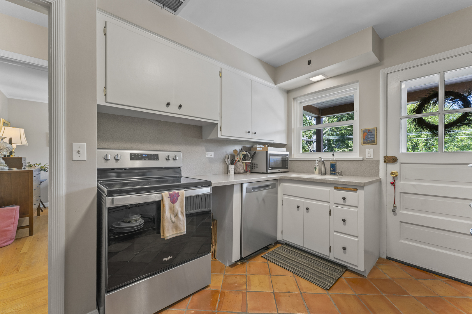 2135 Central Street #3W, Evanston, IL 60201