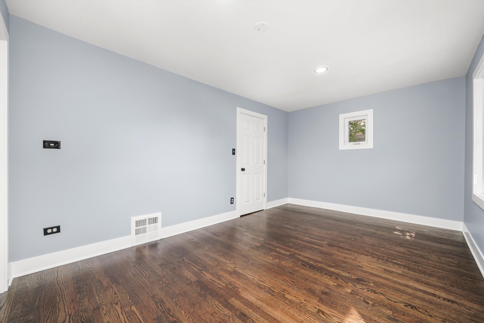 1820 S 3rd Avenue, Maywood, IL 60153