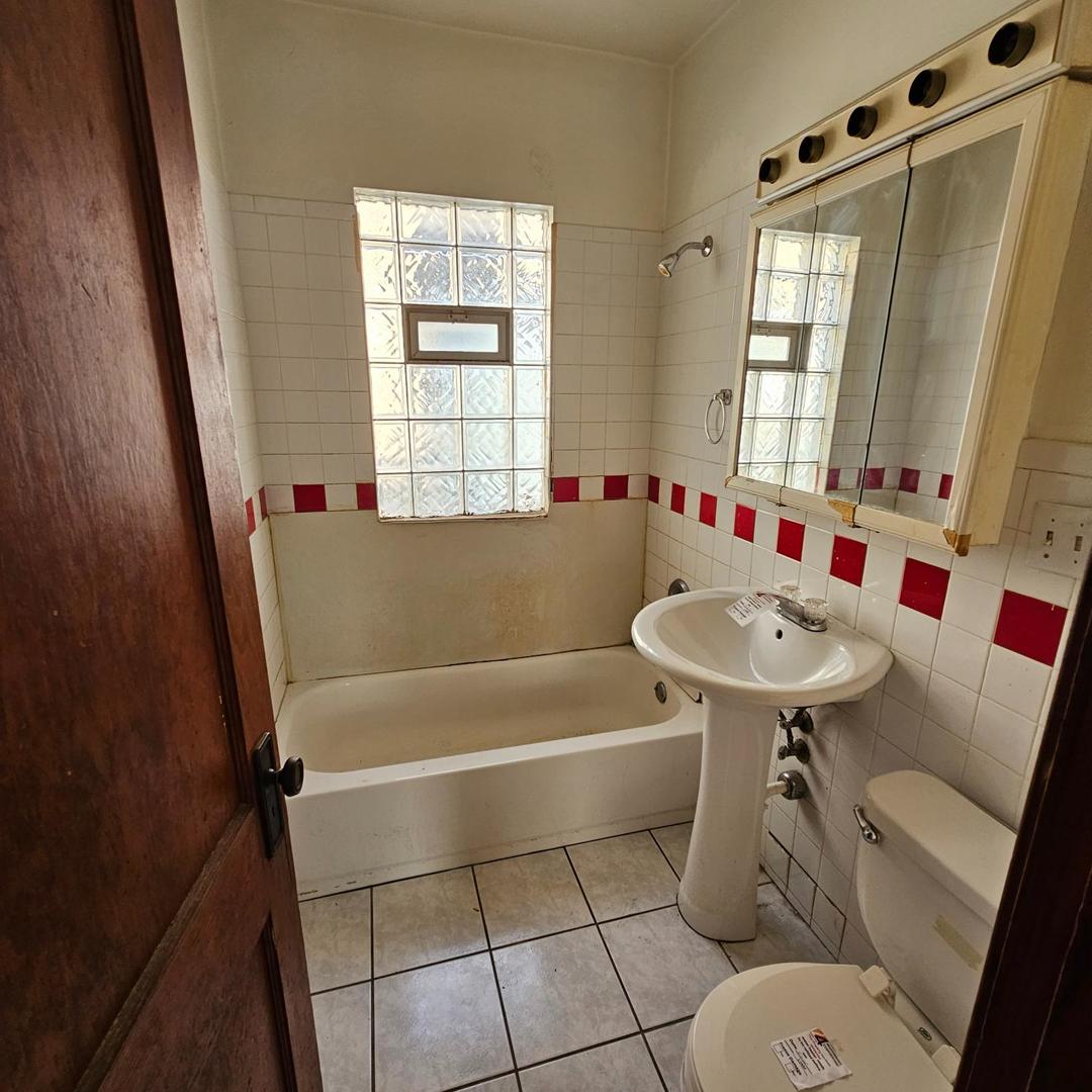 7843 S Honore Street, Chicago, IL 60620