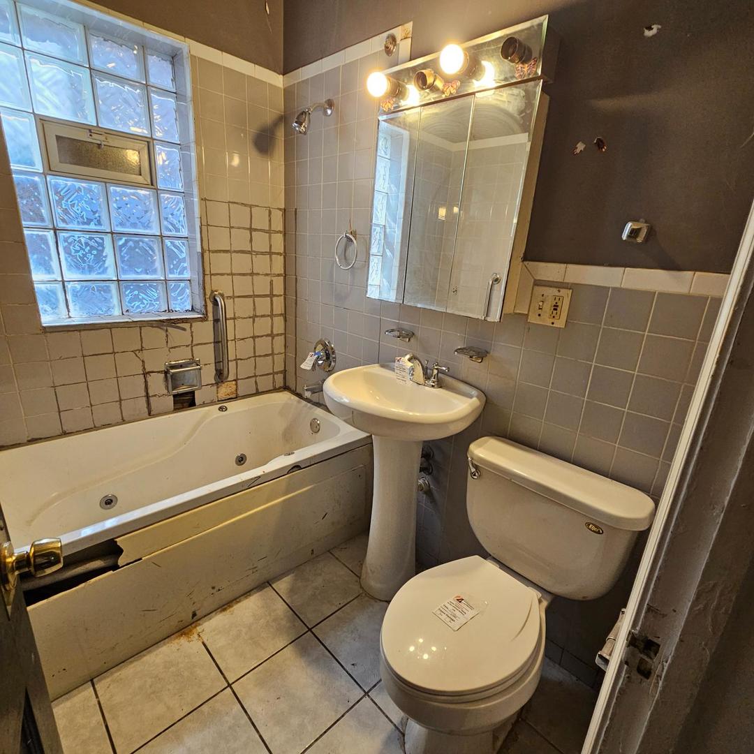 7843 S Honore Street, Chicago, IL 60620