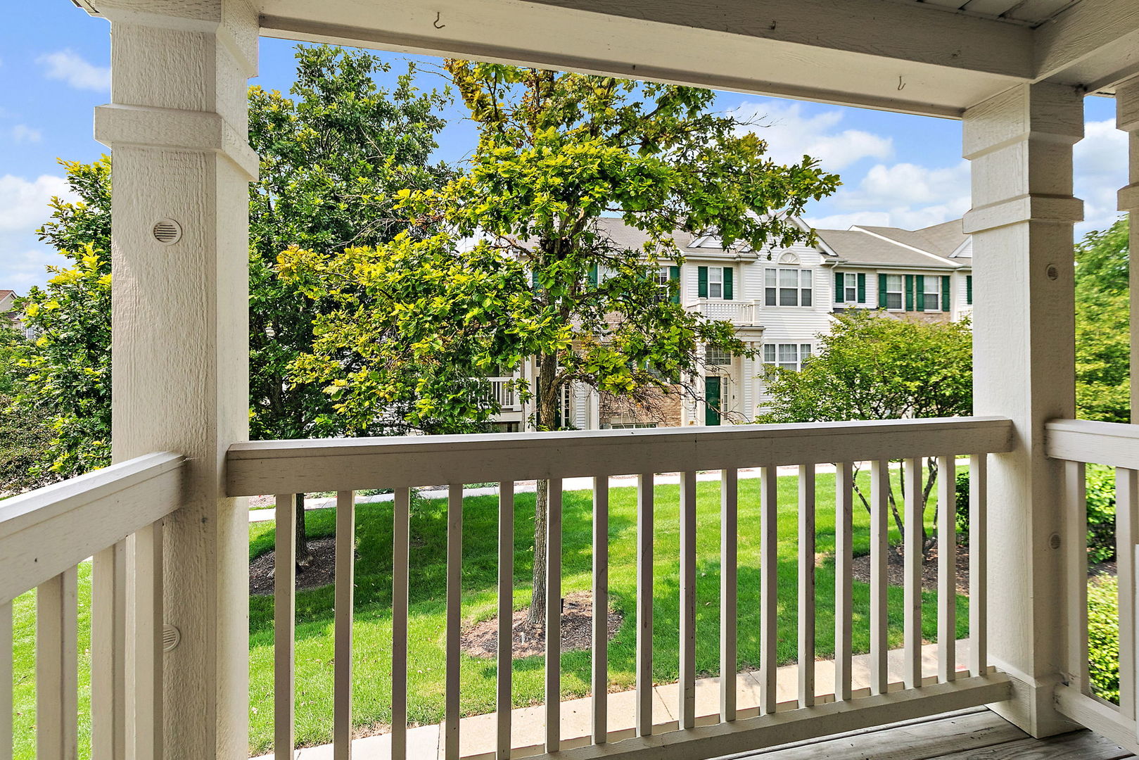 870 Clover Lane, Pingree Grove, IL 60140