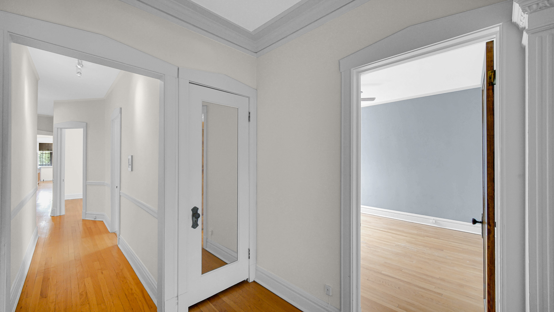 1213 E 53rd Street #3W, Chicago, IL 60615