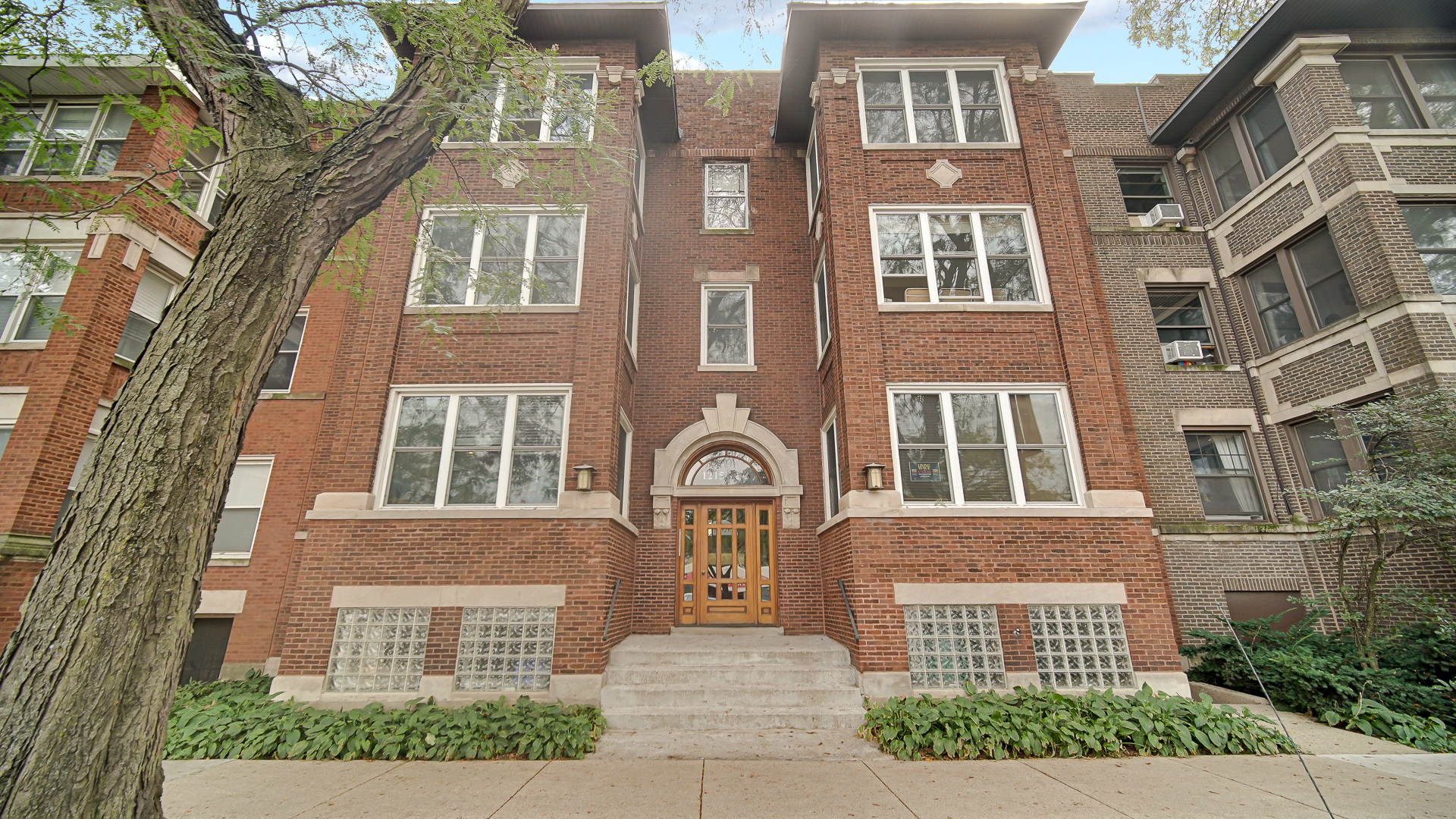 1213 E 53rd Street #3W, Chicago, IL 60615