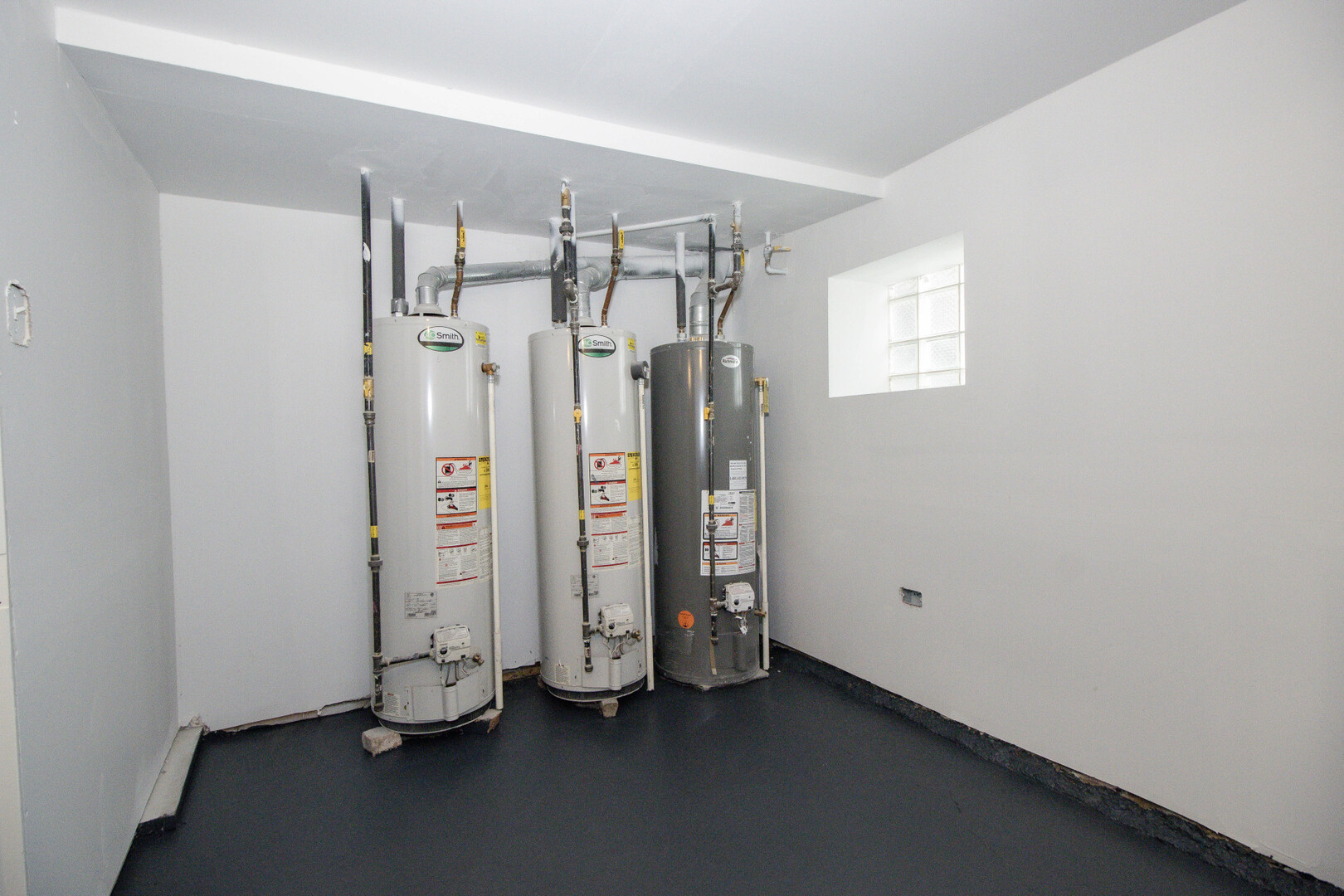 3345 W HURON Street, Chicago, IL 60624