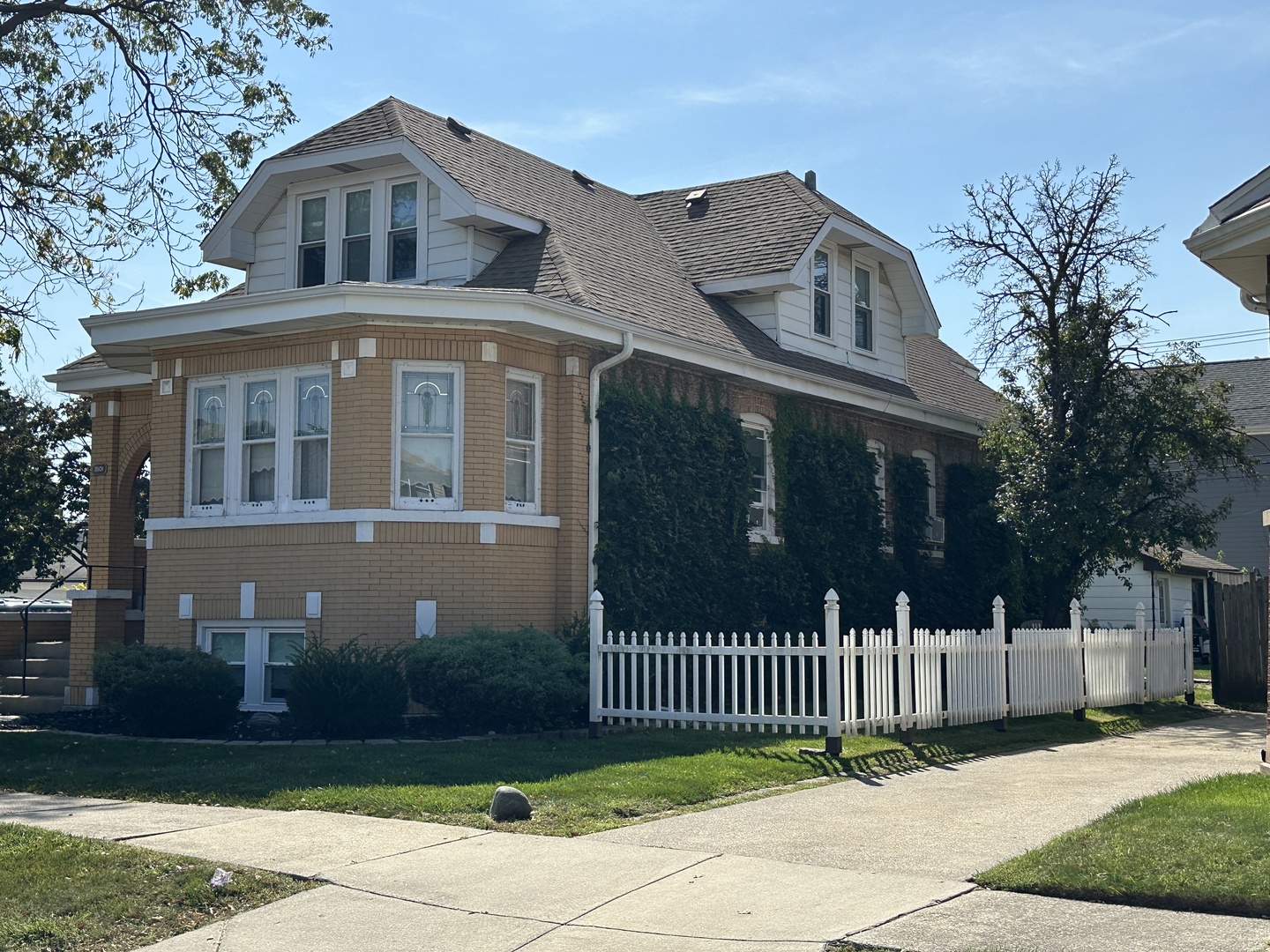 8101 White Avenue, Lyons, IL 60534
